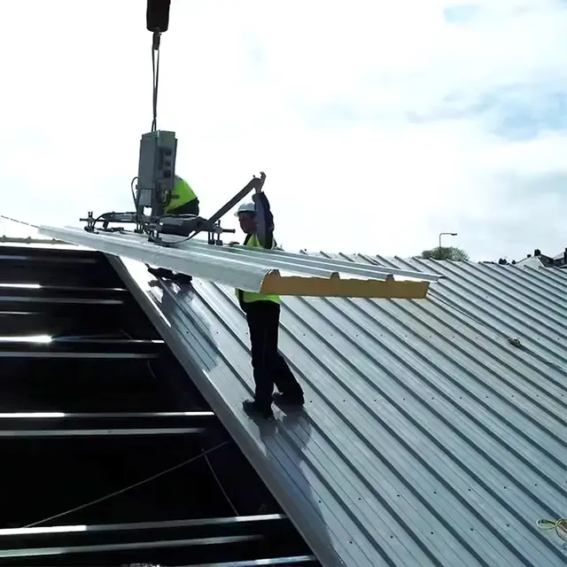 Pemasangan panel atap